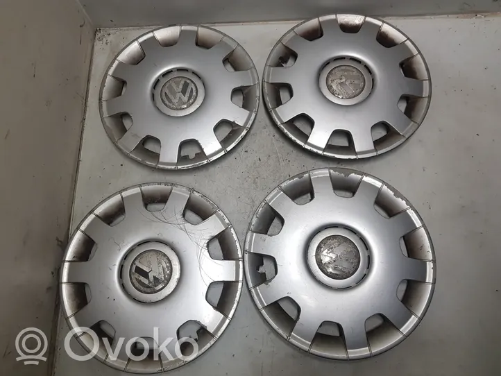 Volkswagen Golf IV R14 wheel hub/cap/trim 1J0601147L