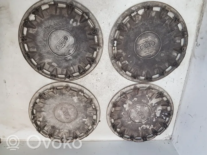 Audi A4 S4 B6 8E 8H R 15 riteņa dekoratīvais disks (-i) 8D0601147