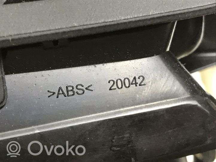 Toyota Verso Boczna kratka nawiewu deski rozdzielczej 556600F020