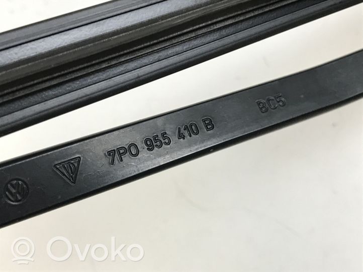 Volkswagen Touareg II Windshield/front glass wiper blade 7P0955410B