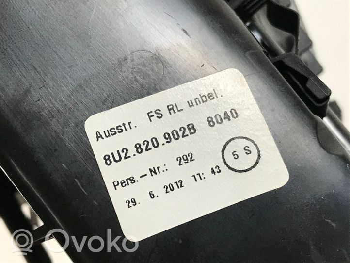 Audi Q3 8U Kojelaudan sivutuuletussuuttimen kehys 8U2820902B