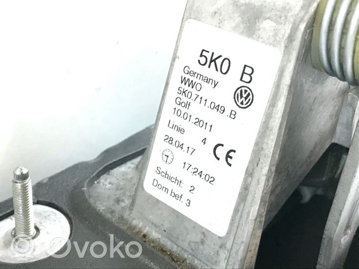 Volkswagen Scirocco Lewarek zmiany biegów / górny 5K0711049B