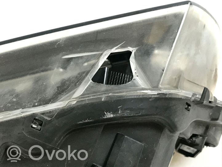 Volkswagen Scirocco Lampa przednia 1K8941006R