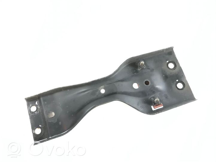 Audi Q3 8U Staffa/supporto di montaggio della marmitta 5N0802117