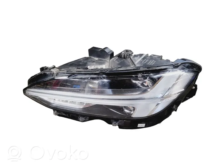 Volvo S90, V90 Lampa przednia 31446506