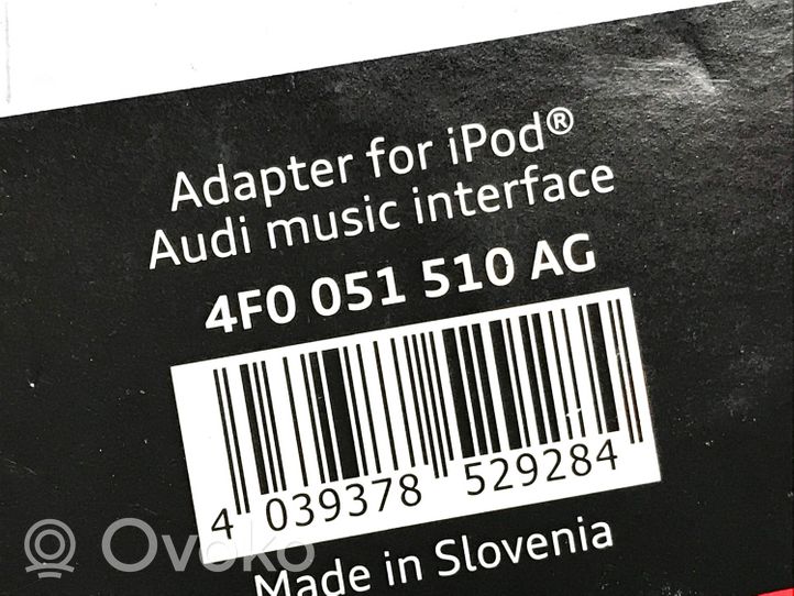 Audi A4 S4 B8 8K iPod-pistoke 4F0051510AG