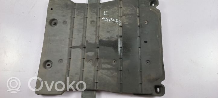 Skoda Superb B8 (3V) Средняя защита дна 5Q0825230