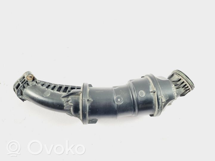 Volvo S90, V90 Turboahtimen ilmanoton letku 31331636