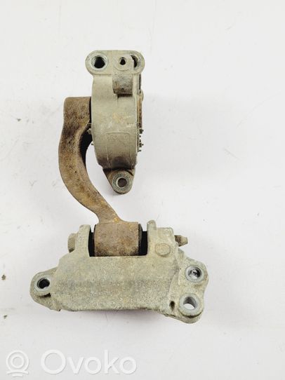 Nissan Pathfinder R52 Engine mount bracket, 25.00 € | RRR