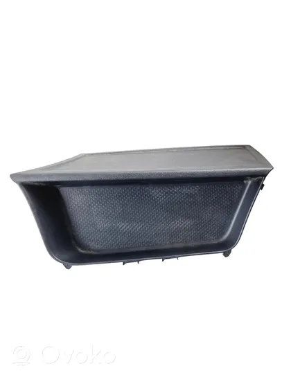 Volkswagen PASSAT B7 Tapa/cubierta para la caja de la batería 3AF868865