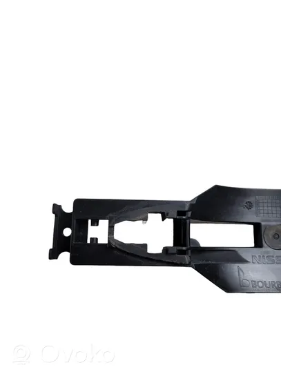 Nissan Qashqai Support poignée extérieur de porte avant 80611