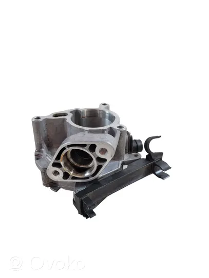 Audi A4 S4 B9 8W Alipainepumppu 06N145100G