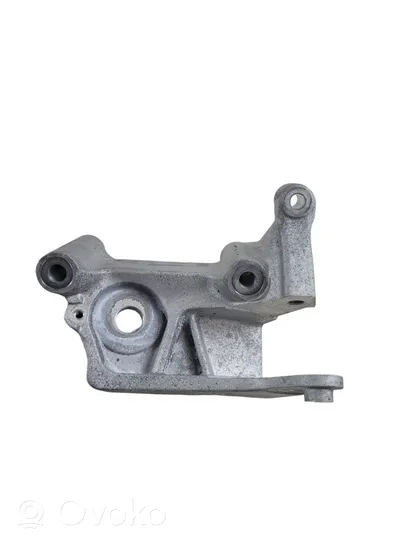 Volvo XC60 Engine mounting bracket 31670033