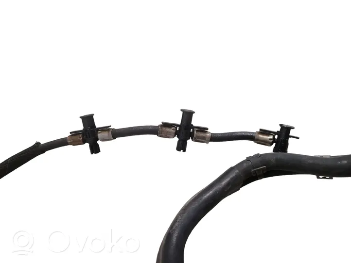 Audi A4 S4 B8 8K Fuel return line/hose CKR2136300