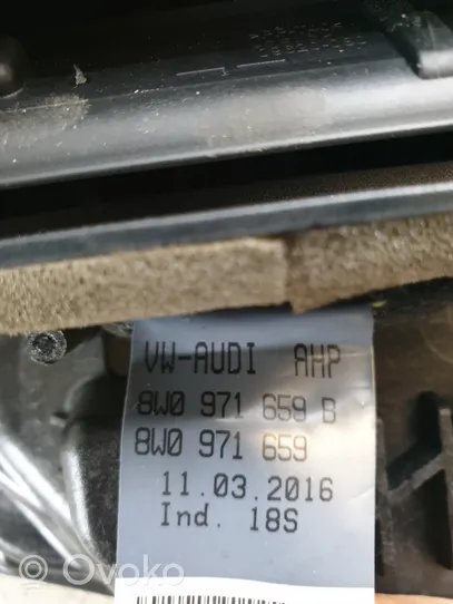 Audi A4 S4 B9 Griglia di ventilazione centrale cruscotto 8W1820902E