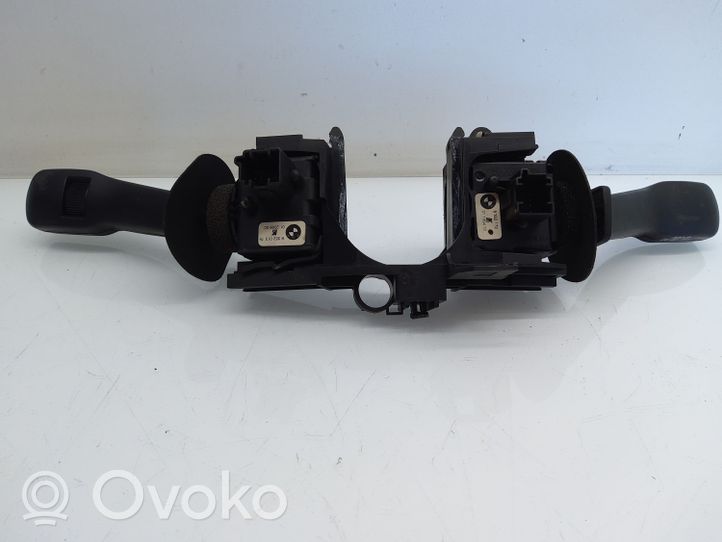 BMW 7 E38 Leva/interruttore dell’indicatore di direzione e tergicristallo 3231162088