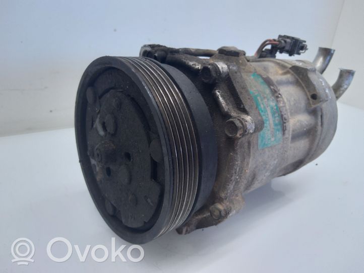 Volkswagen PASSAT B4 Compressore aria condizionata (A/C) (pompa) IH0820803