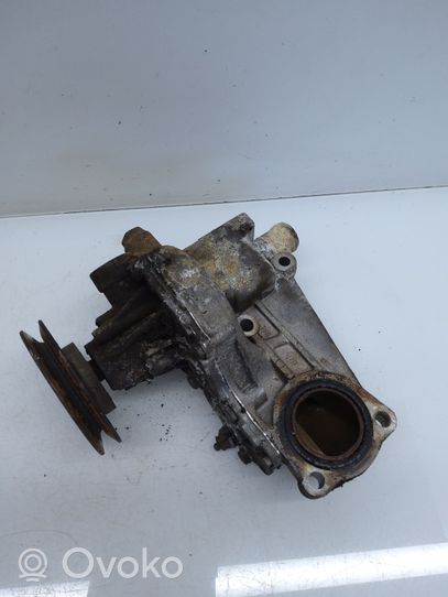 Audi A4 S4 B5 8D Pompe de circulation d'eau 