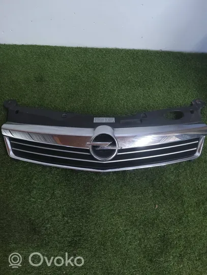 Opel Astra H Front bumper upper radiator grill 13225780