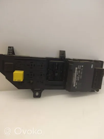 Opel Astra J Fuse module 13181984