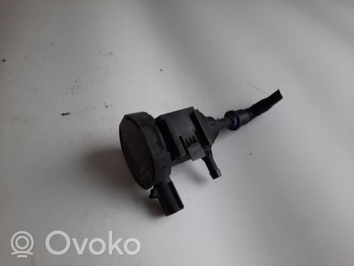 Volkswagen Routan Turboahtimen magneettiventtiili 4891741AA