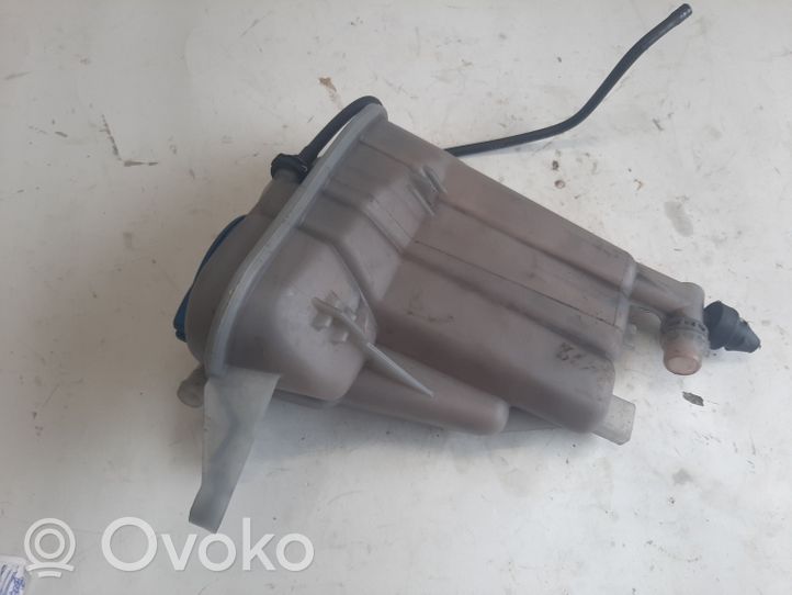 Audi A5 8T 8F Vase d'expansion / bouchon de réservoir de liquide de refroidissement 8K0121403H