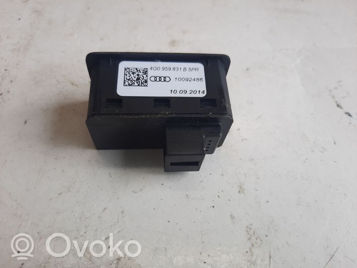 Audi Q3 8U Takaluukun avauskytkin 4G0959831B