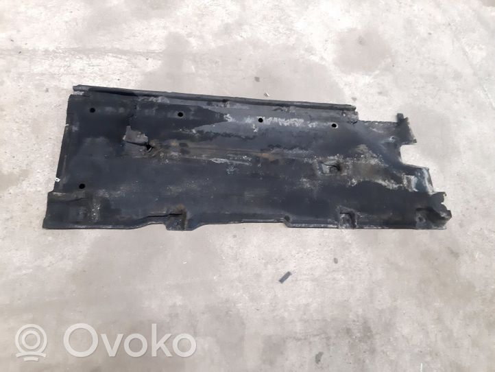 Audi Q3 8U Vidusdaļas apakšas aizsargs 8U0825208