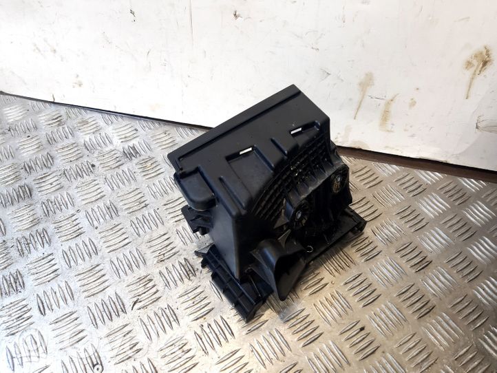 Volkswagen Jetta VI Fuse box cover 5C0907361G