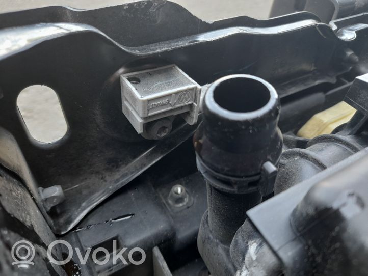 Volkswagen Jetta VI Radiatorių komplektas 5C0121251L