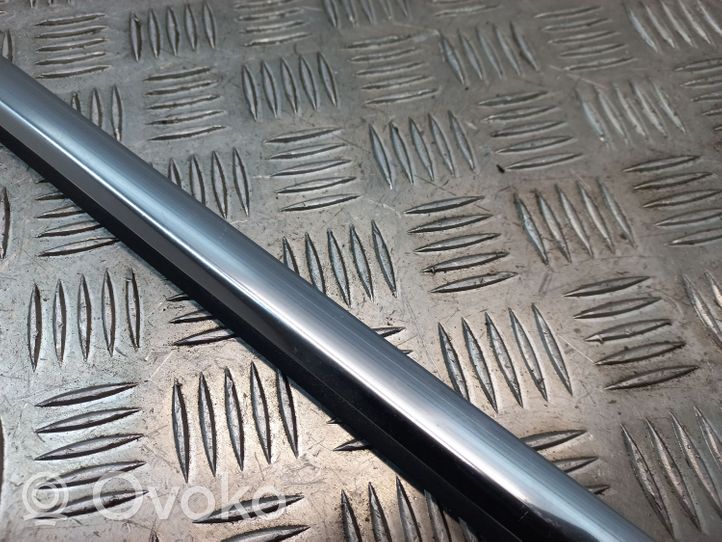 Porsche Cayenne (92A) Rivestimento modanatura del vetro della portiera posteriore 7P0839476D