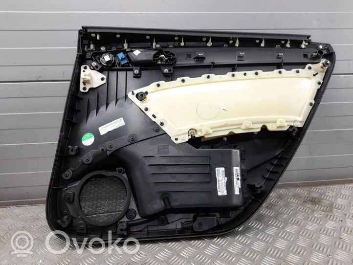 Volkswagen PASSAT B7 USA Takaoven verhoilu 561867211A