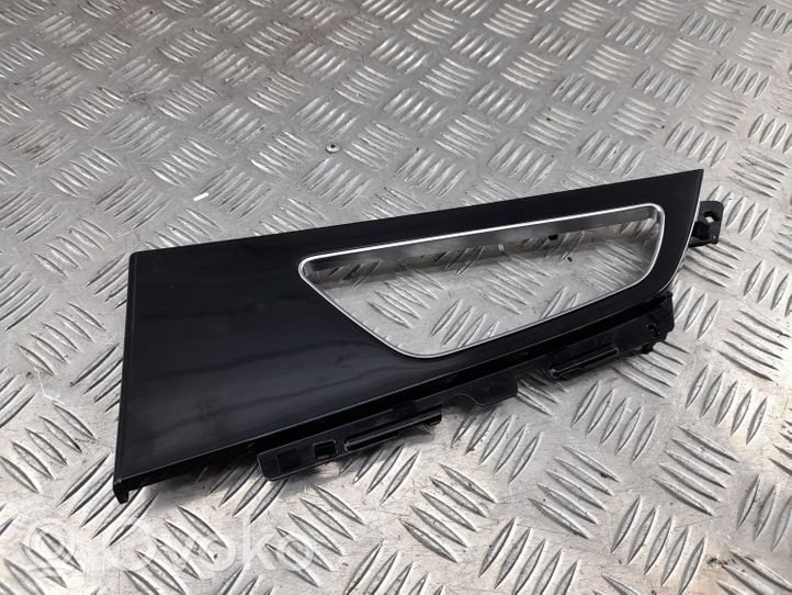 Audi Q7 4M Moldura del tarjetero del panel de la puerta trasera 4M0867470