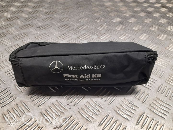 Mercedes-Benz E A207 Kit di pronto soccorso Q4860043