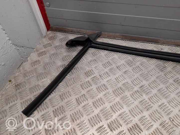 Audi A5 Joint en caoutchouc de porte avant 8W8837480A