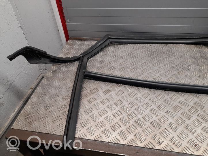 Audi A8 S8 D4 4H Takaoven ikkunalasin kumitiiviste 4H4839439