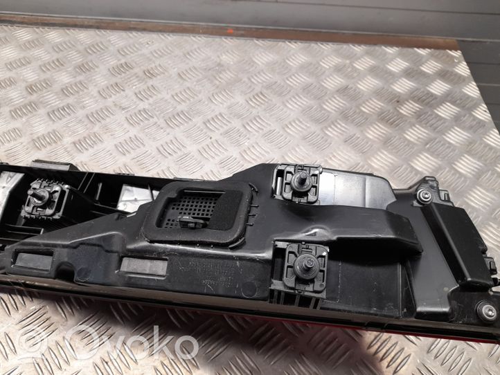 Audi Q8 Luci posteriori del portellone del bagagliaio 4M8945095N