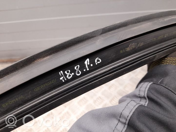 Audi A8 S8 D4 4H Rubber seal front door window/glass 4H0837432