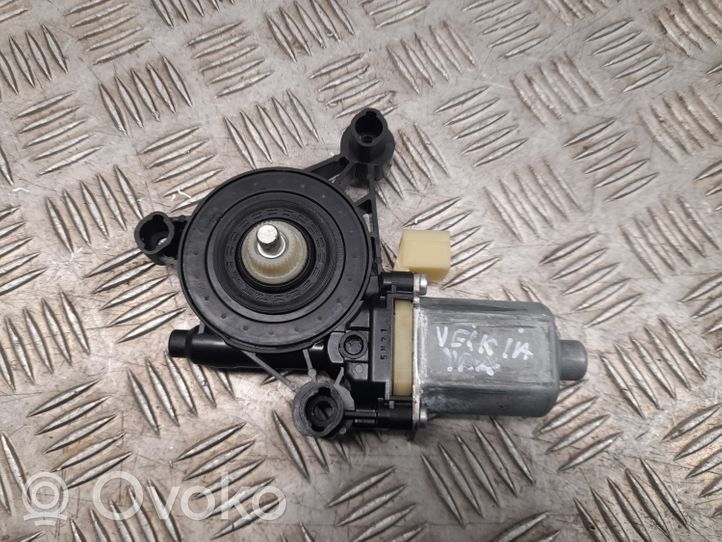 Audi A5 Motorino alzacristalli della portiera anteriore 8W0959802