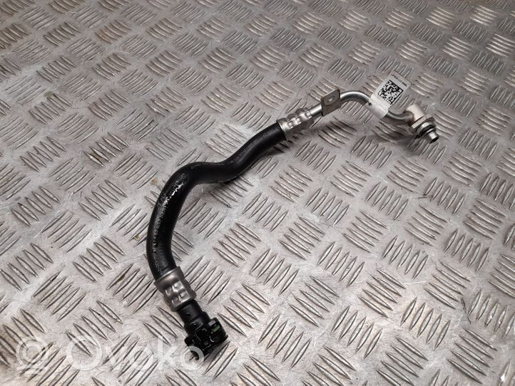 Audi A5 Tuyau de refroidissement d'huile de boîte de vitesses 8W0317818A