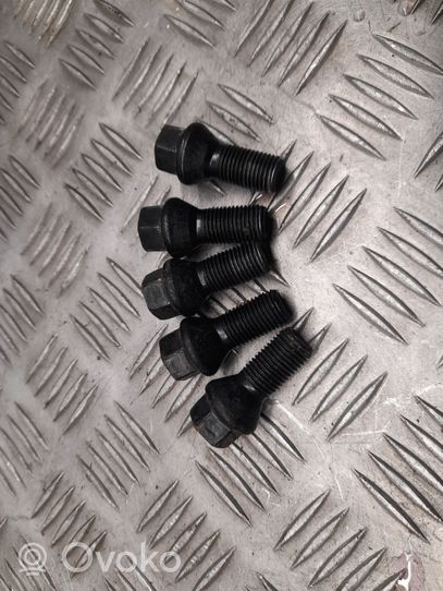 Alfa Romeo Stelvio Nuts/bolts 