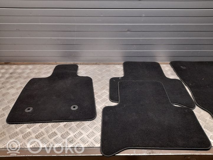 Alfa Romeo Stelvio Automašīnu paklāju komplekts 01561282230