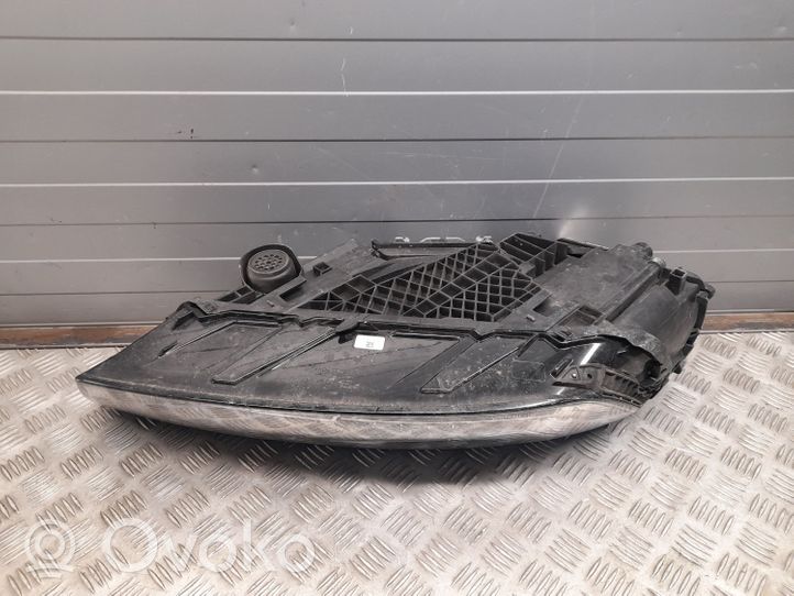 Audi Q7 4M Lampa przednia 4M0941034B