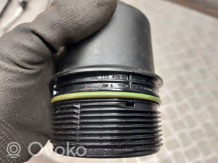 Audi Q7 4M Supporto di montaggio del filtro dell’olio 06E115405L