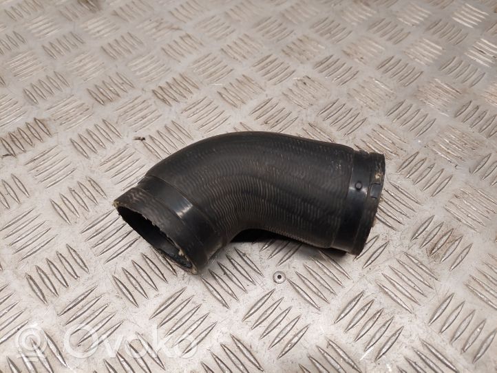 Audi Q3 F3 Manguera/tubo del intercooler 5N0145833A