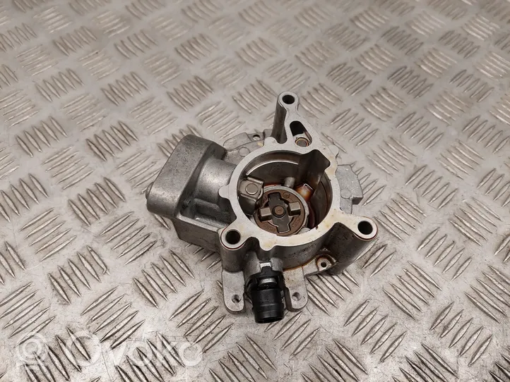 Audi Q3 F3 Alipainepumppu 06K145100AE