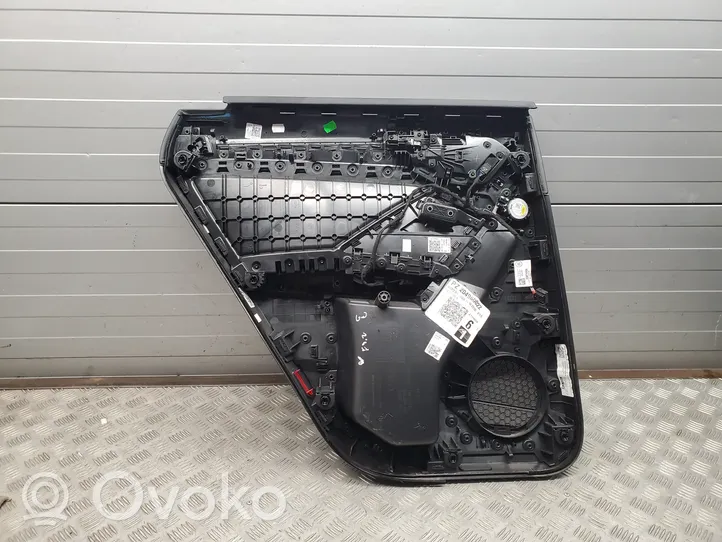 Audi Q3 F3 Takaoven verhoilu 83A971693N