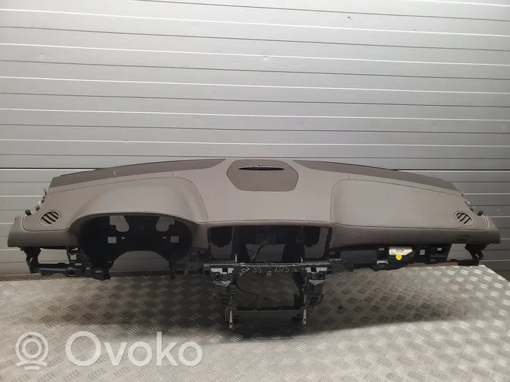 Mercedes-Benz GL X166 Panelė A1666800487