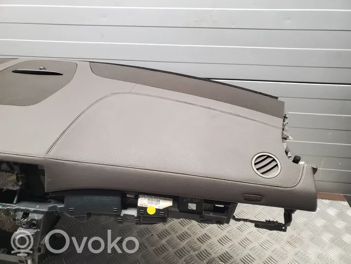 Mercedes-Benz GL X166 Panelė A1666800487