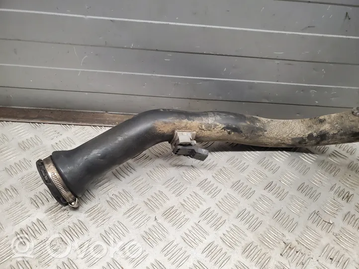 Audi A5 Tube d'admission de tuyau de refroidisseur intermédiaire 8W0145673L